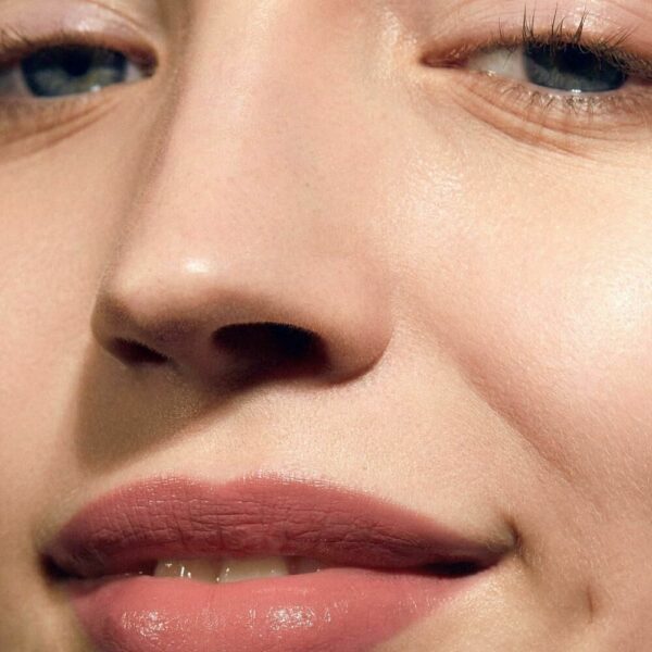 4752223001086-3-Madara-Dazzle-Nights-Lipstick-501-Flattery.jpg